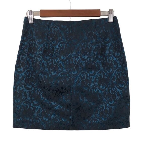 Forever 21 Contemporary mini skirt - Picture 2 of 6